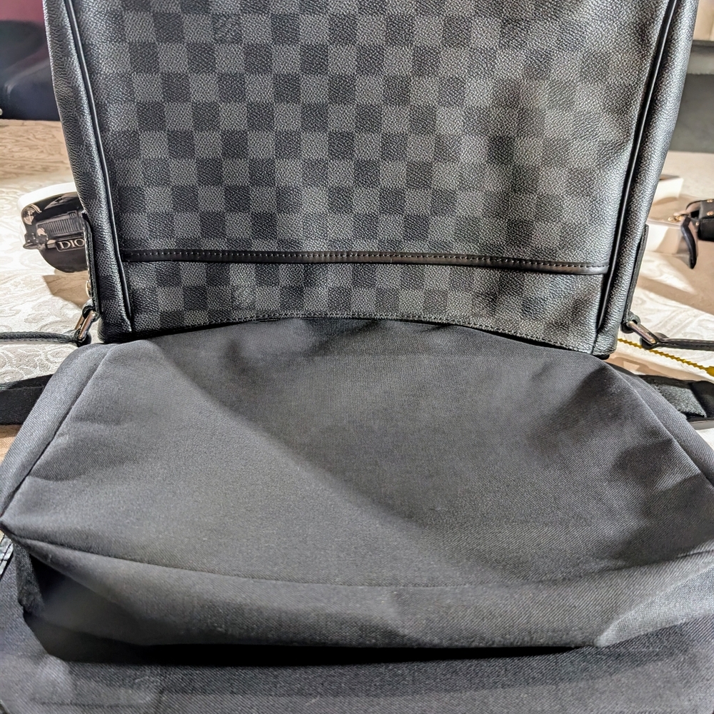 Louis Vuitton Damiere Graphite Daniel MM Messenger Like NEW🔥 - Picture 10 of 14